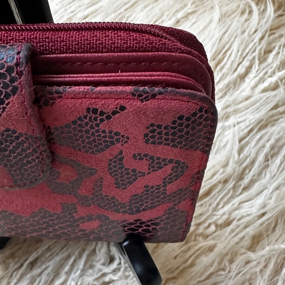 Women's Bifold Wallet in genuine pink and black Snakeskin - Picture 5 of 15